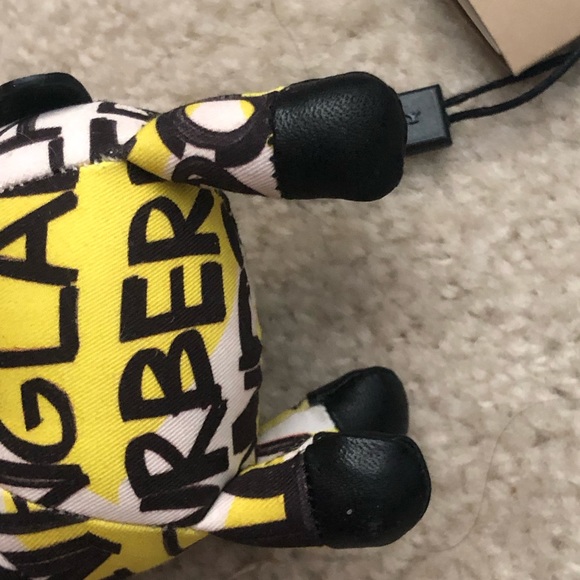 🎁Authentic new with tag Burberry Graffiti charm . - Picture 5 of 9